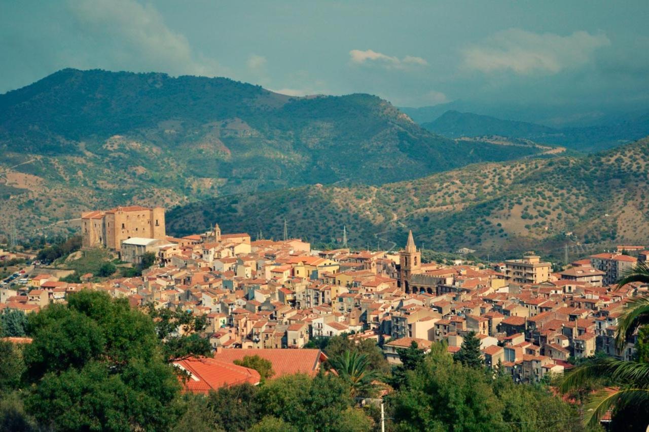 Appartamento Casa Lucia Castelbuono  Esterno foto